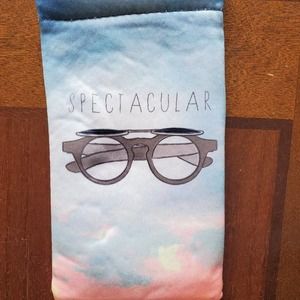 SUNGLASS/EYE GLASSES HOLDER MULTI COLORED TIE DYED